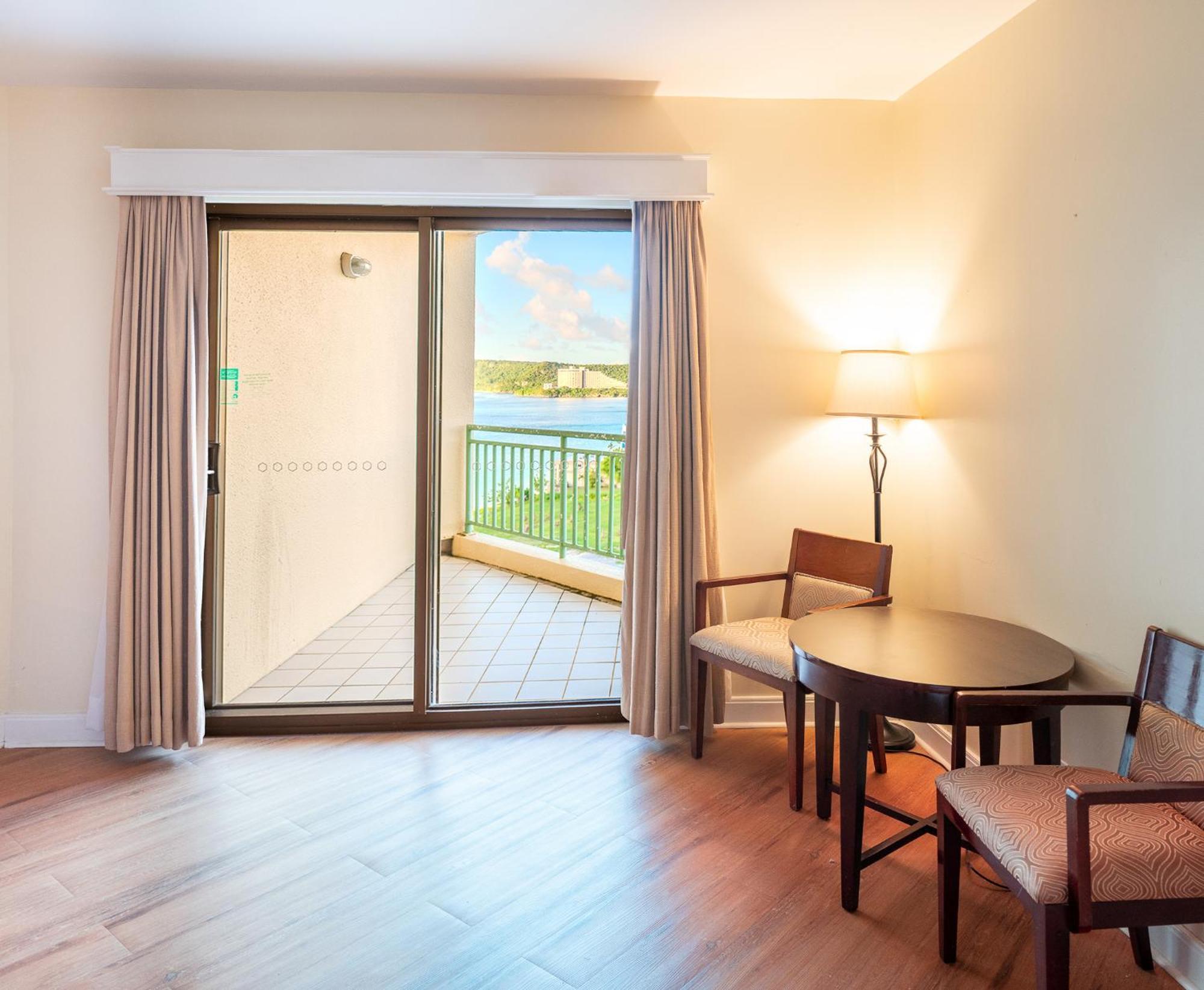 Holiday Resort & Spa Guam Тумон Номер фото
