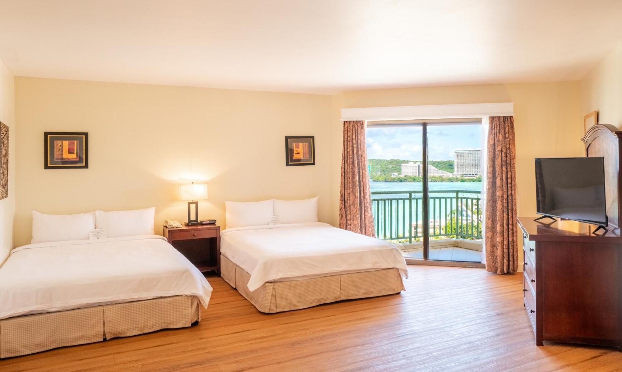 Holiday Resort & Spa Guam Тумон Экстерьер фото