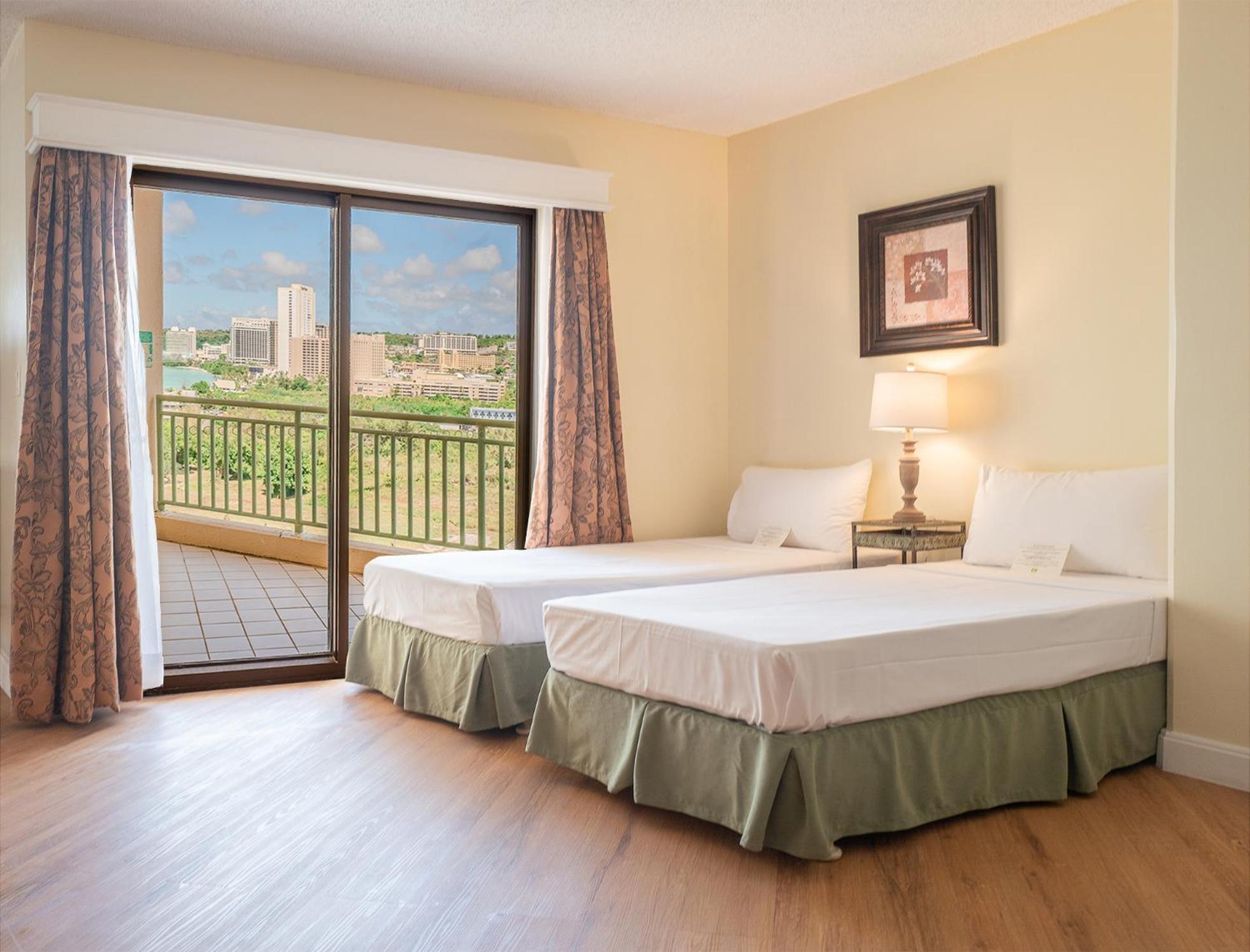 Holiday Resort & Spa Guam Тумон Экстерьер фото